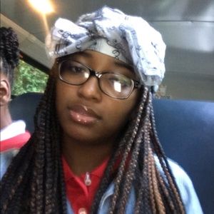 Meet your Posher, Carleecia